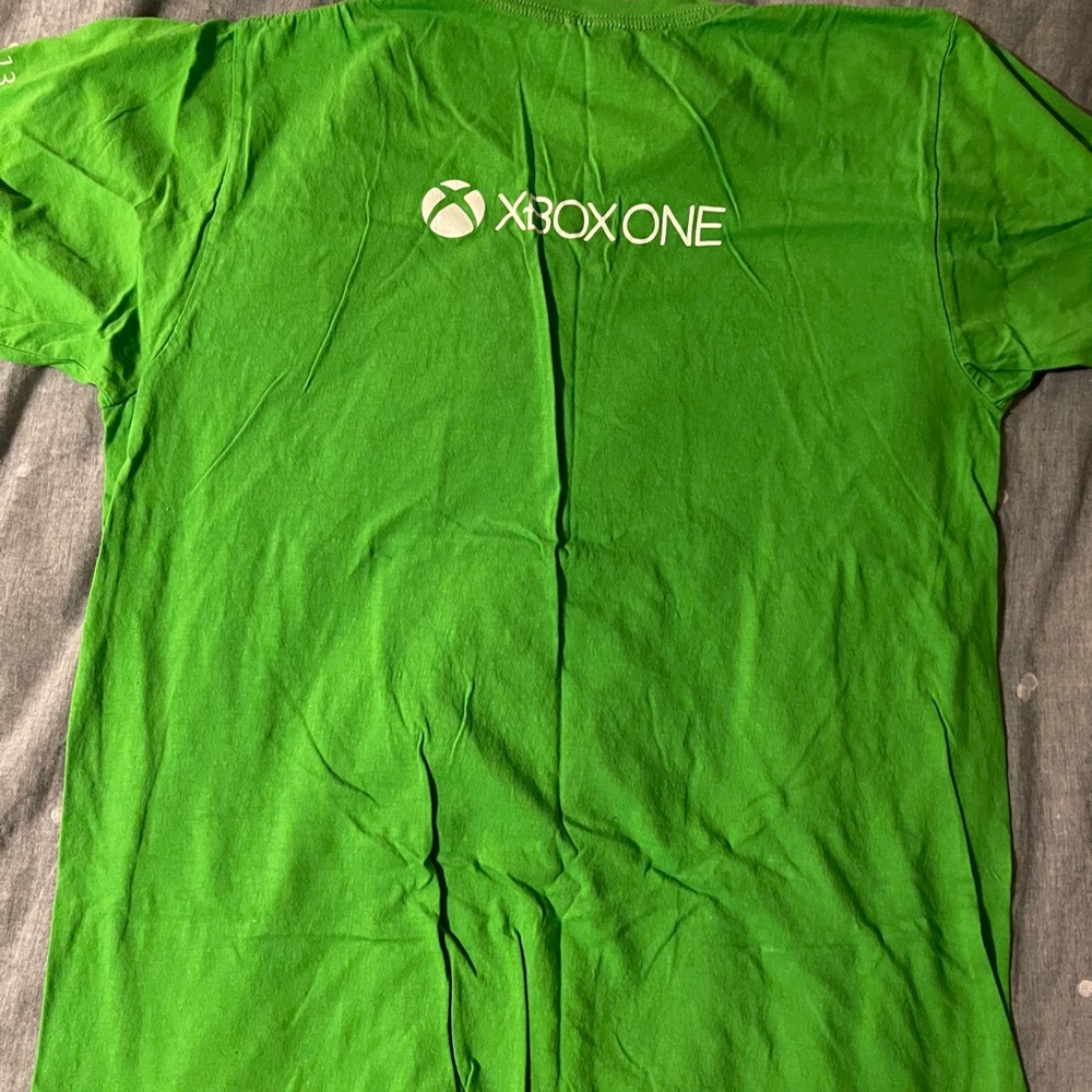 XL Xbox one commemorative shirt